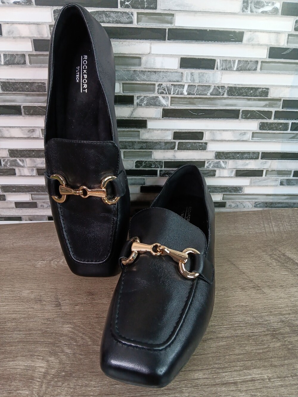 Rockport Womens 8.5M Black Leather Slip On Gold Tone Buckle POLLY